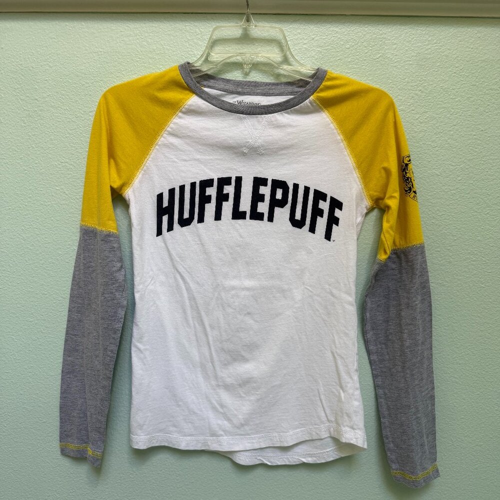 HARRY POTTER UNIVERSAL STUDIOS WIZARDING WORLD HUFFLEPUFF WOMEN'S XS TOP T-SHIRT